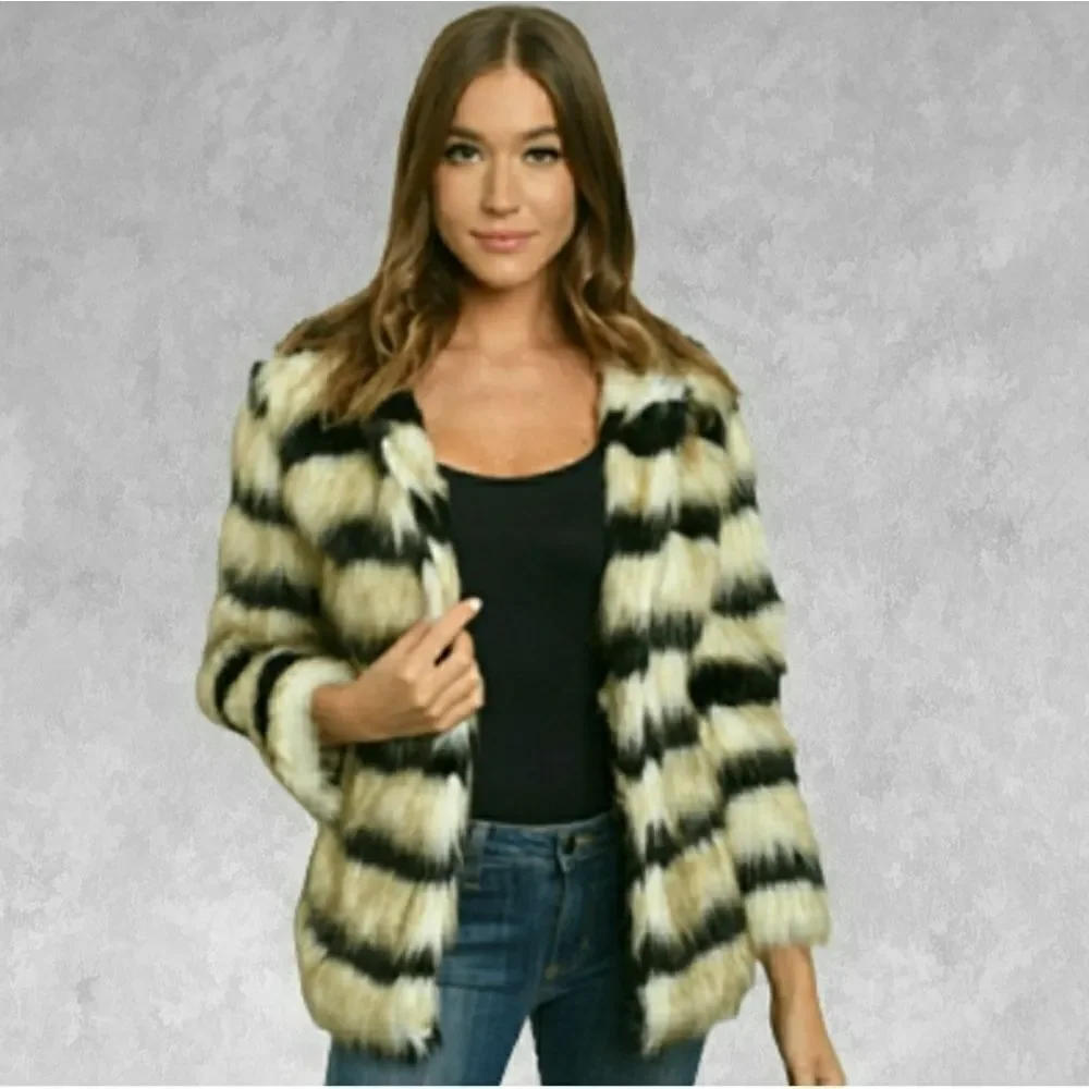 FAUX FUR STRIPED COAT - Picture 4 of 7
